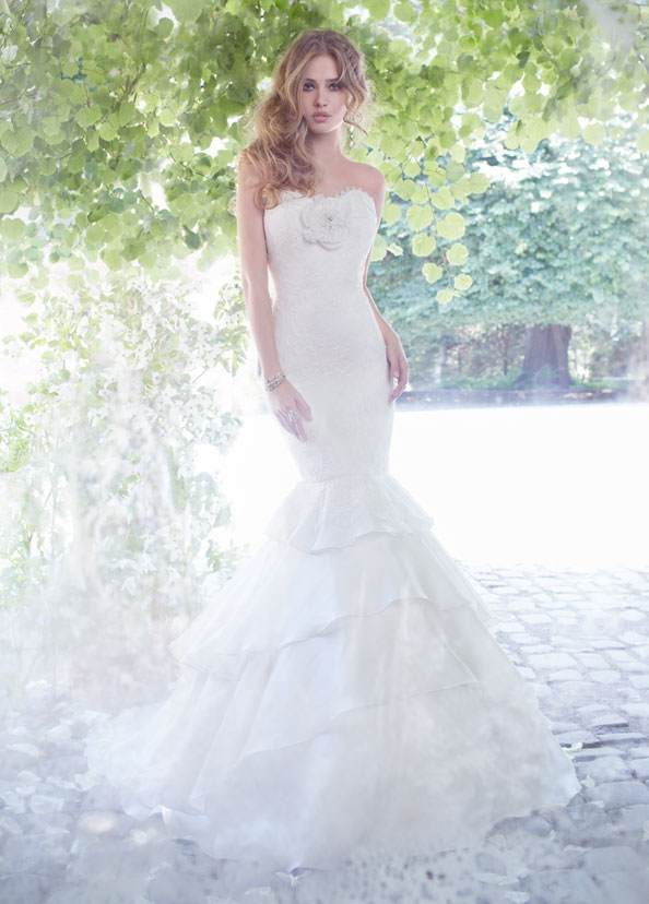 Alvina Valenta Bridal Gowns, Wedding Dresses Style AV9353 by JLM Couture, Inc. Alvina Valenta Bridal Gowns, Wedding Dresses Style AV9353 by JLM Couture, Inc.