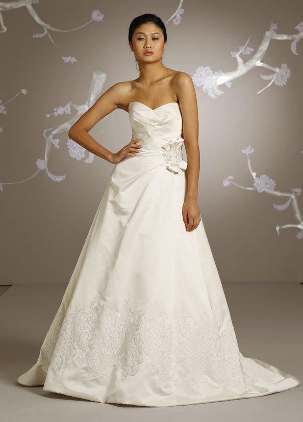 Alvina Valenta Bridal Gowns, Wedding Dresses Style AV9104 by JLM Couture, Inc. Alvina Valenta Bridal Gowns, Wedding Dresses Style AV9104 by JLM Couture, Inc.