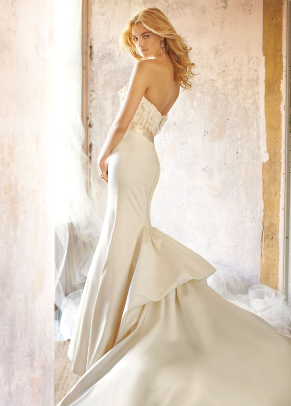 Alvina Valenta Bridal Gowns, Wedding Dresses Style AV9060 by JLM Couture, Inc. Alvina Valenta Bridal Gowns, Wedding Dresses Style AV9060 by JLM Couture, Inc.