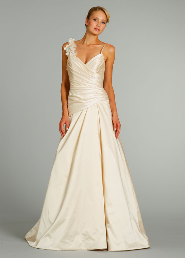 Alvina Valenta Bridal Gowns, Wedding Dresses Style AV9253 by JLM Couture, Inc. Alvina Valenta Bridal Gowns, Wedding Dresses Style AV9253 by JLM Couture, Inc.