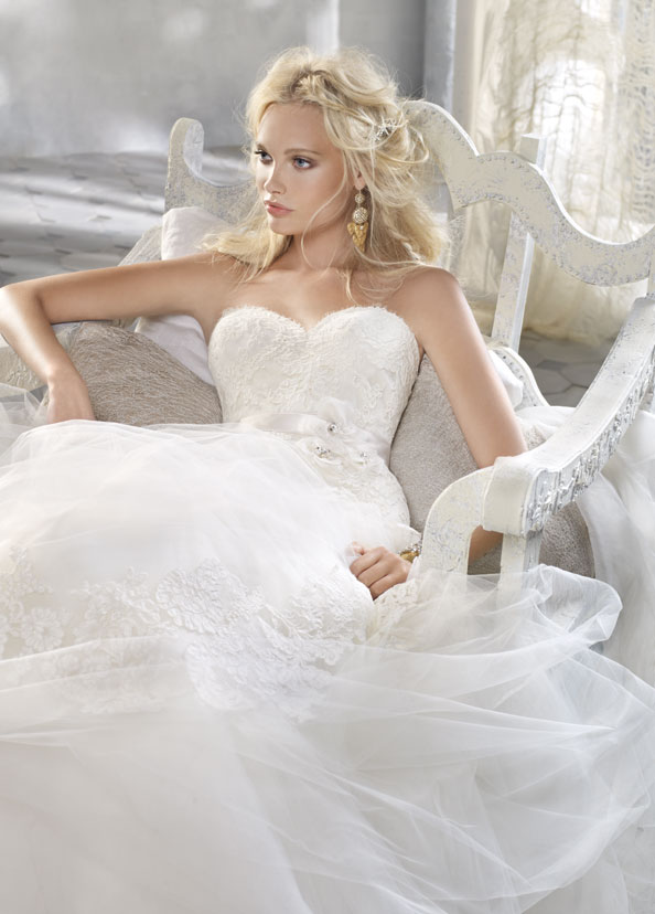 Alvina Valenta Bridal Gowns, Wedding Dresses Style AV9162 by JLM Couture, Inc. Alvina Valenta Bridal Gowns, Wedding Dresses Style AV9162 by JLM Couture, Inc.
